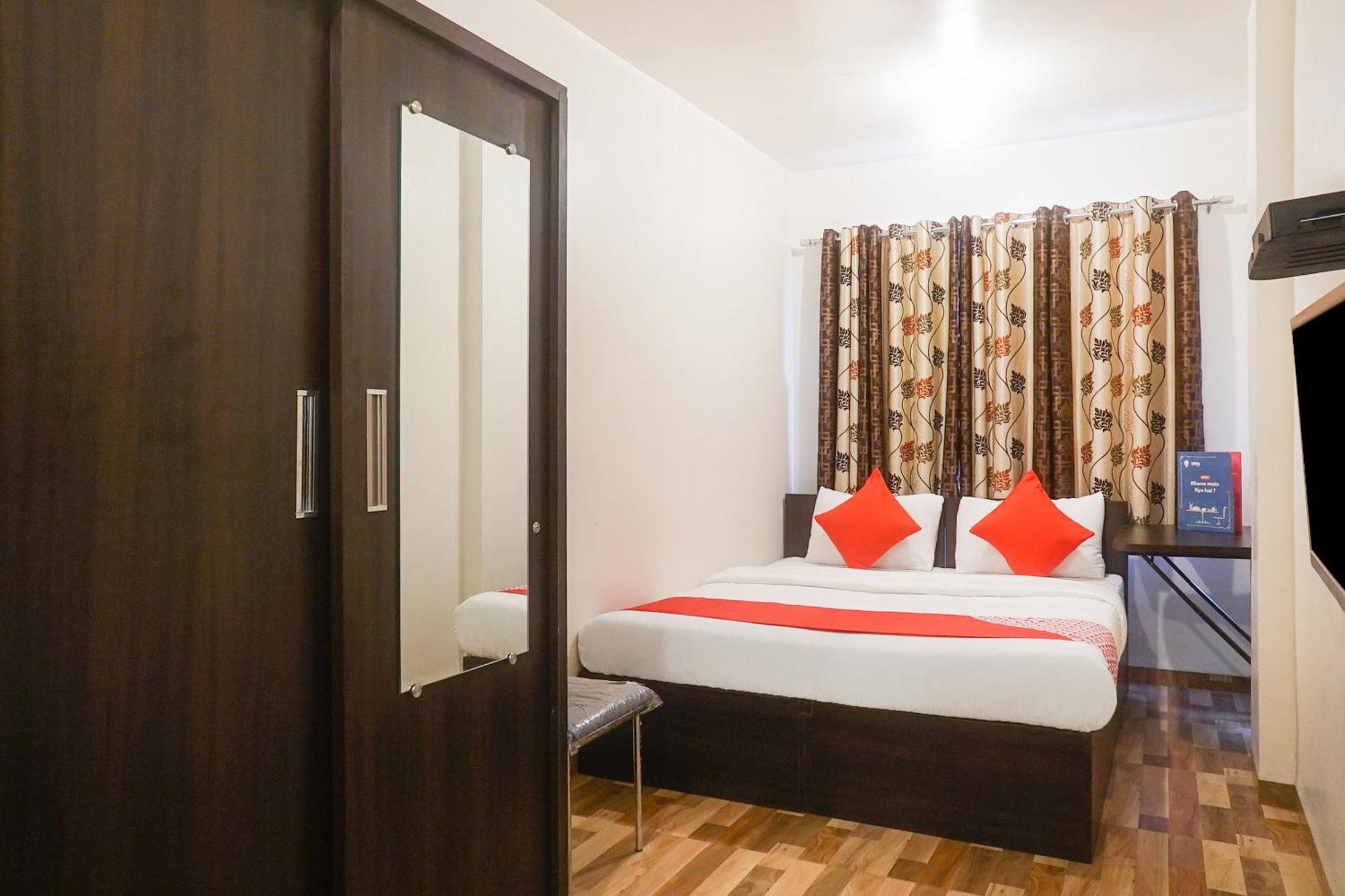 Hotel Super O River View Near Shaniwar Wada 4*